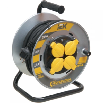 IEK Катушка УК20 на мет. с термозащитой 4 места 2P+PE/20м КГ 3х1,5мм2 IP44 PROFESSIONAL